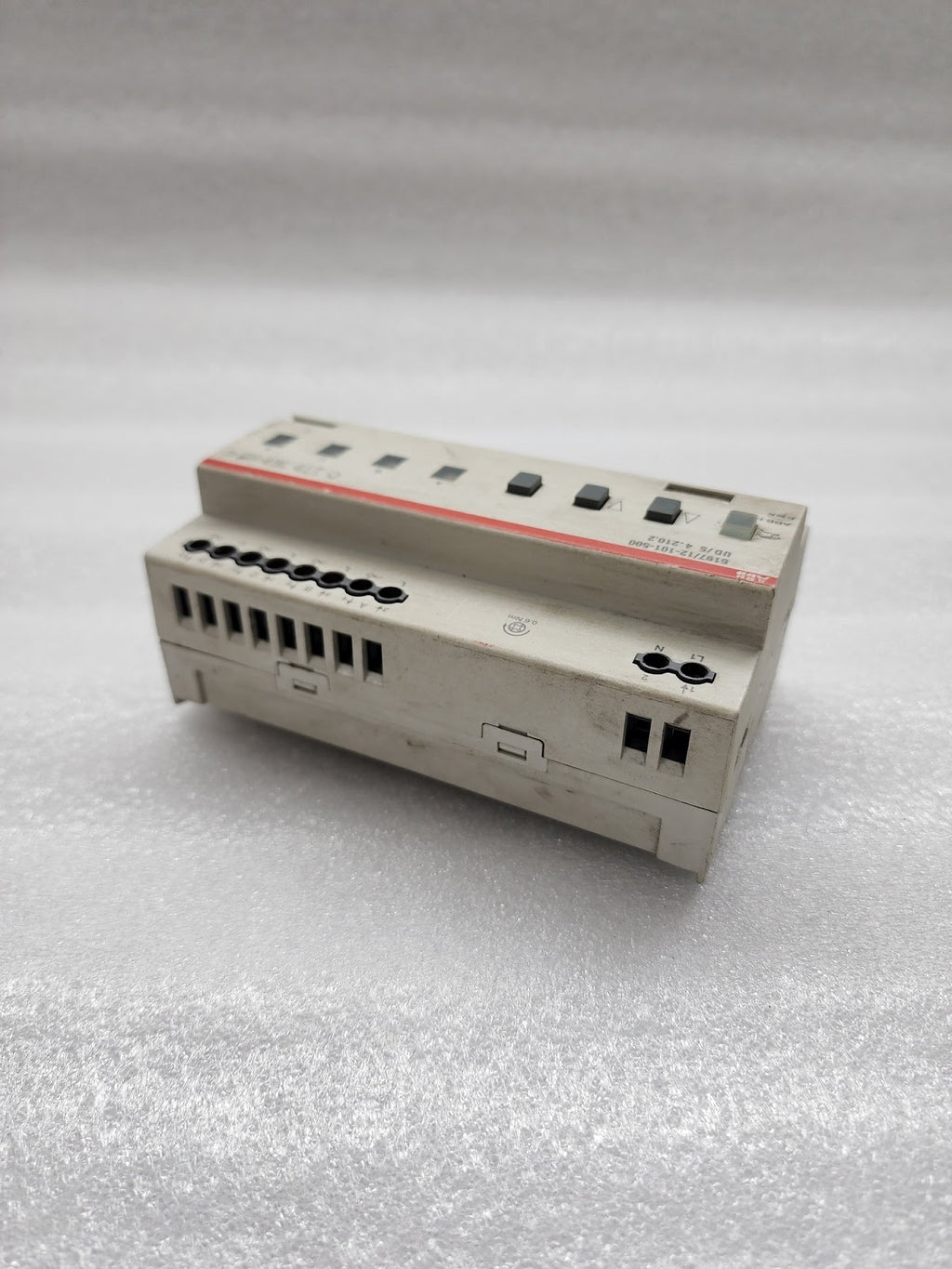 ABB UD/S 4.210.2 UNIVERSAL DIMMING ACTUATOR 6197/12-101-500
