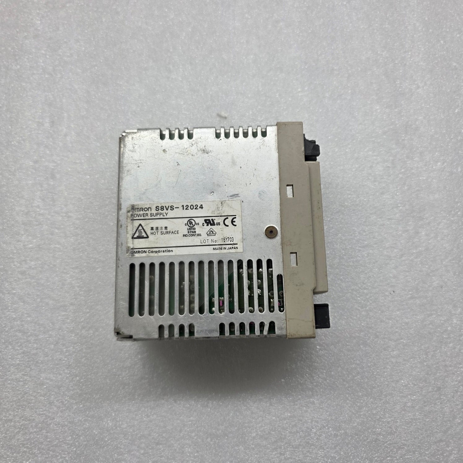 OMRON S8VS-12024 POWER SUPPLY 24VDC 5A