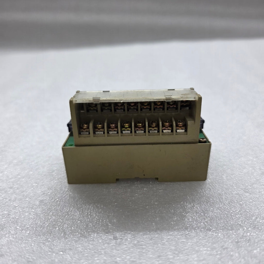 OMRON SRT2-OD08 RMEOTE TERMINAL 24VDC