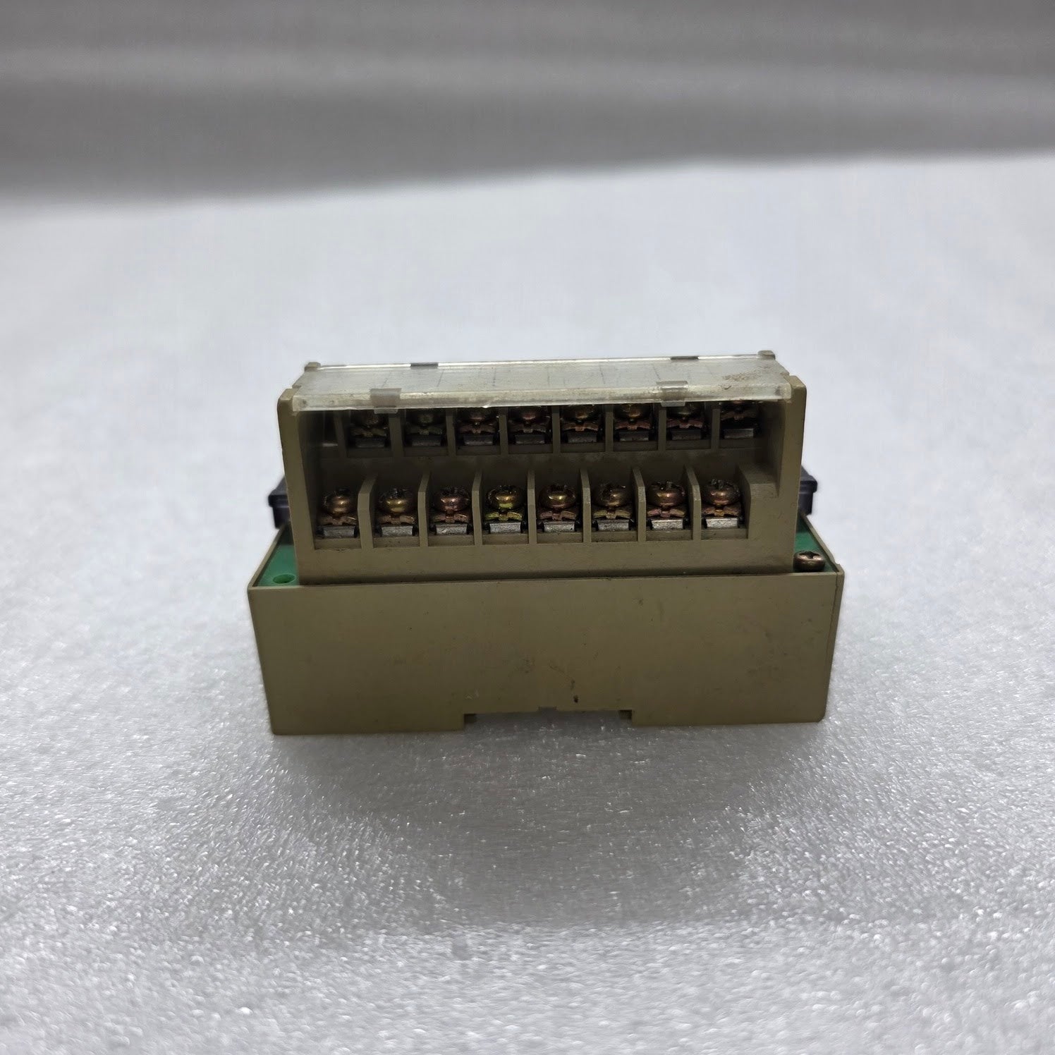OMRON SRT2-OD08 RMEOTE TERMINAL 24VDC