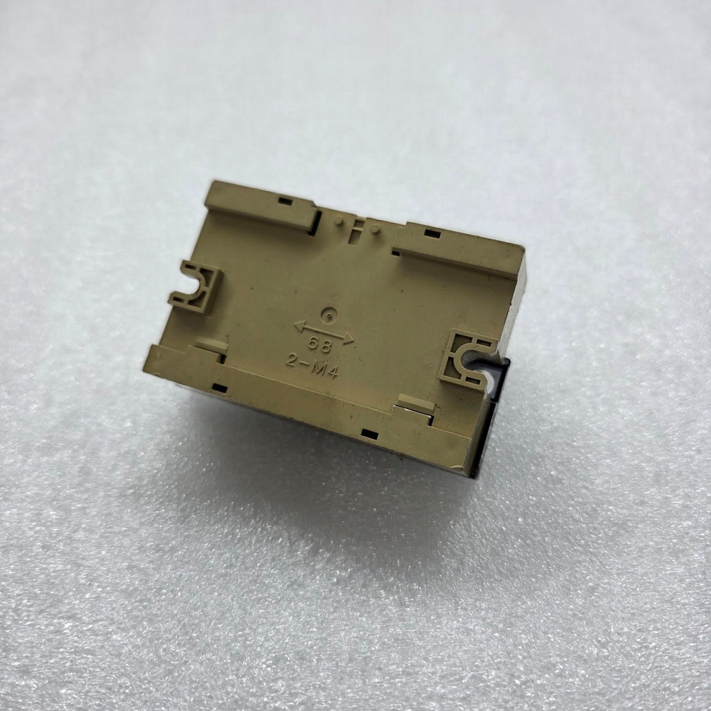 OMRON SRT2-OD08 RMEOTE TERMINAL 24VDC