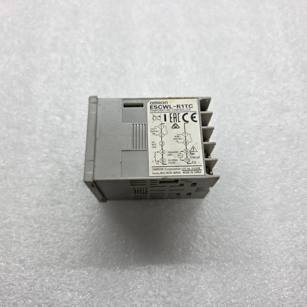OMRON E5CWL-R1TC TEMPERATURE CONTROLLER 100-240VAC