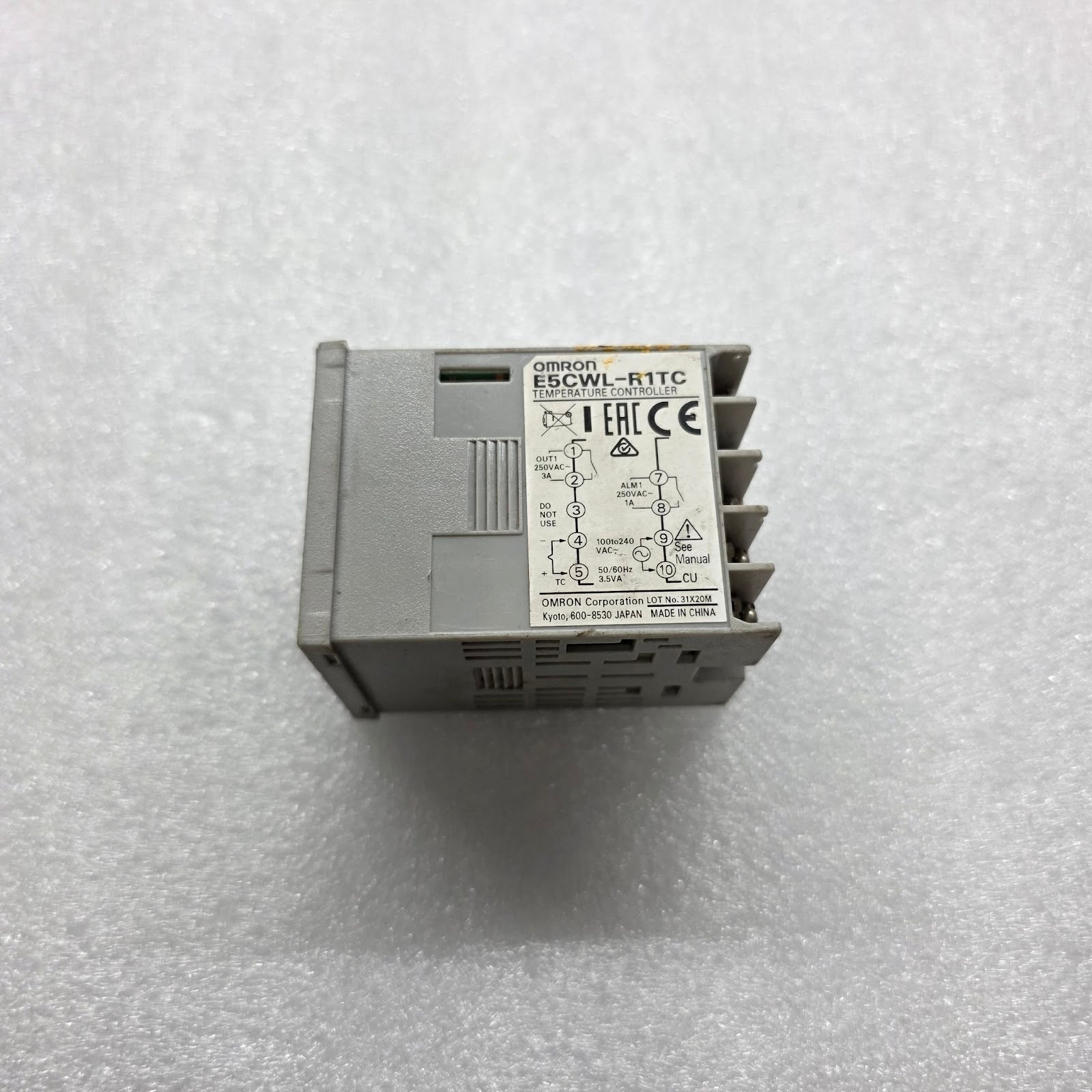 OMRON E5CWL-R1TC TEMPERATURE CONTROLLER 100-240VAC