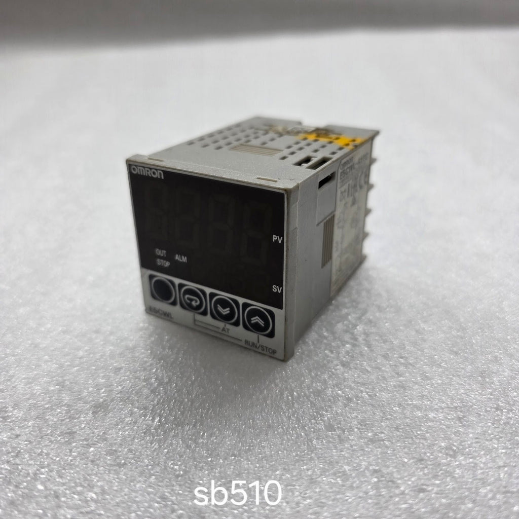 OMRON E5CWL-R1TC TEMPERATURE CONTROLLER 100-240VAC