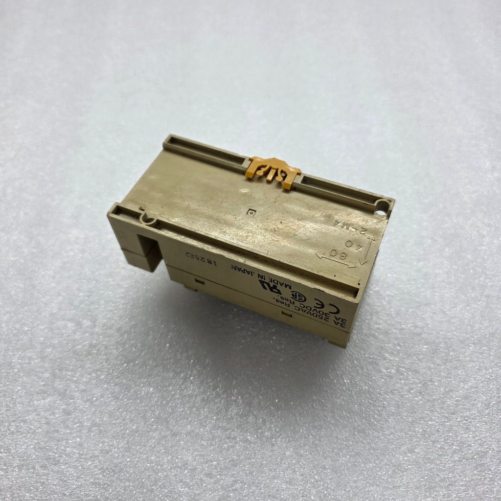 OMRON SRT2-ROC08 REMOTE TERMINAL UNIT