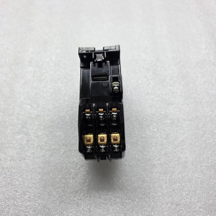 FUJI ELECTRIC SRC50-2U/X (3a3b) MAGNETIC CONTACTOR 100-110V