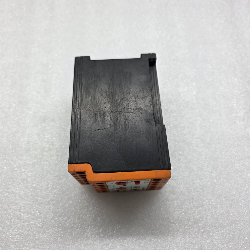 MINILEC VCT D2 MEASURING AND MONITORING RELAY 9U7752 415VAC