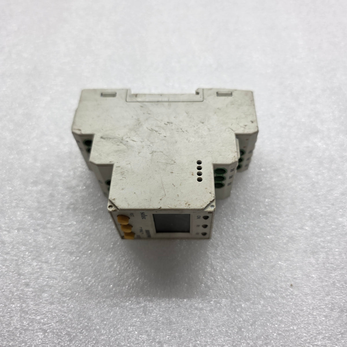 SELEC 900VPR VOLTAGE PROTECTION RELAY