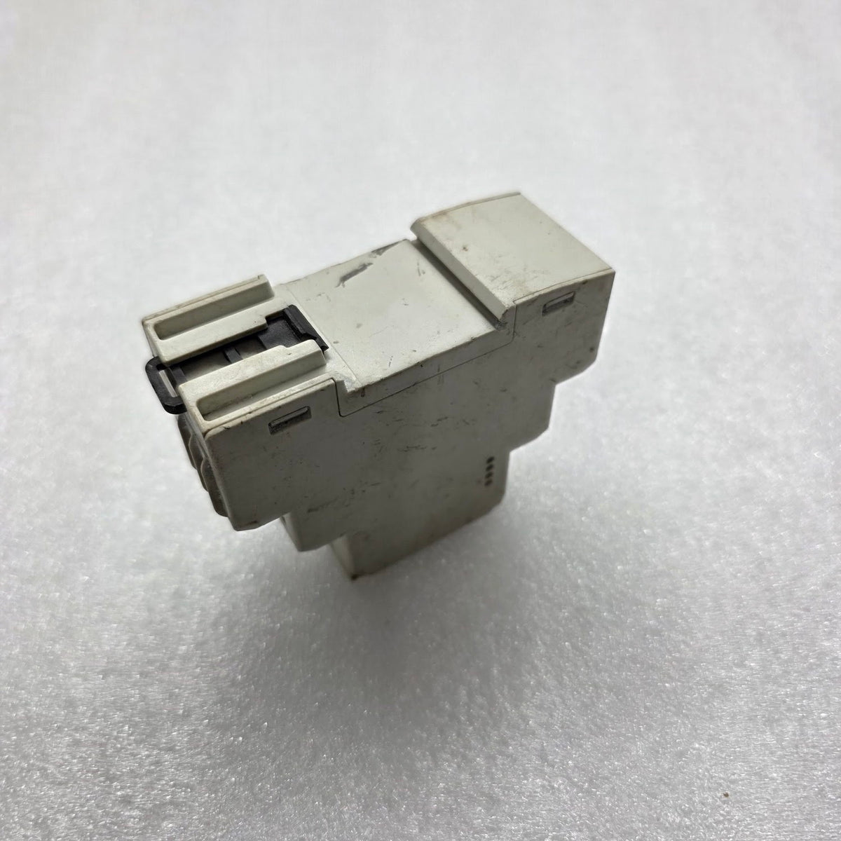 SELEC 900VPR VOLTAGE PROTECTION RELAY