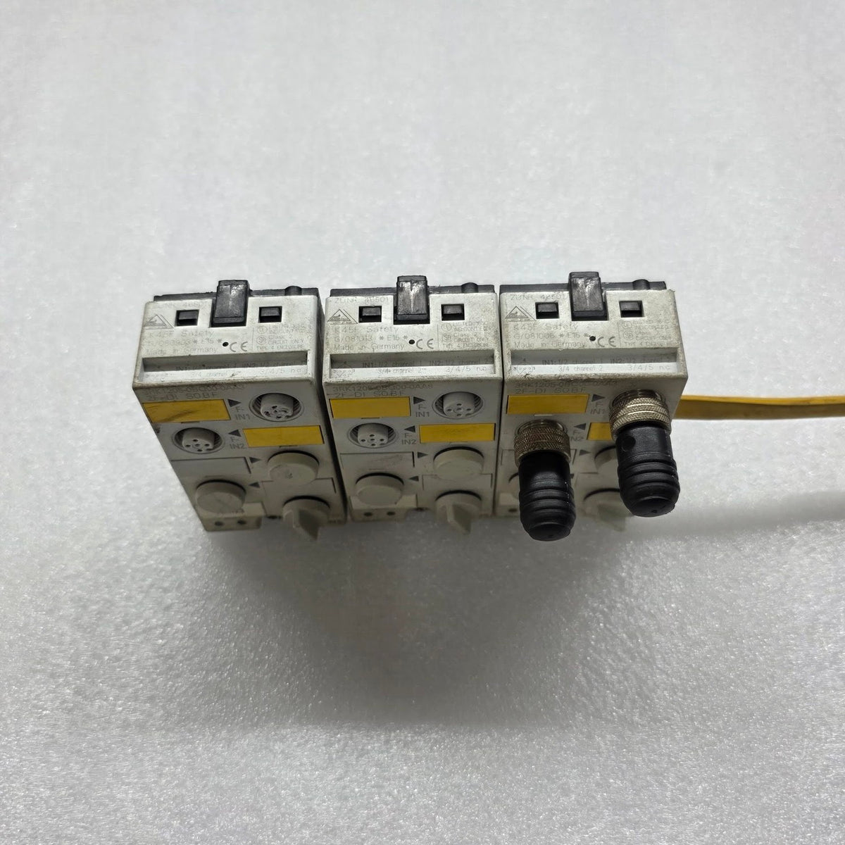 SIEMENS 3RK1205-0BQ00-0AA3 SAFETY MODULE LOT OF 3 UNIT