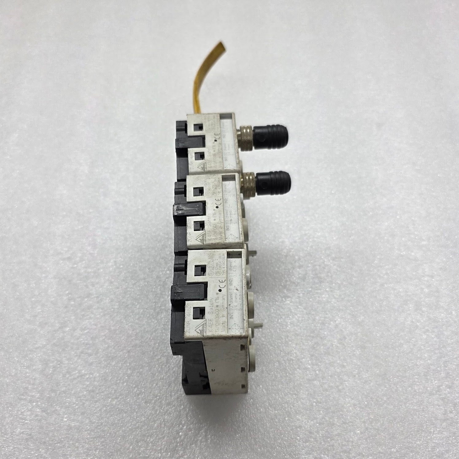 SIEMENS 3RK1205-0BQ00-0AA3 SAFETY MODULE LOT OF 3 UNIT