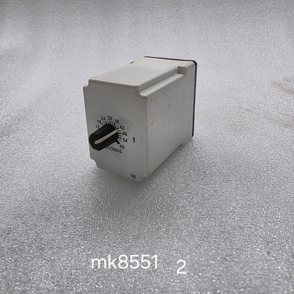 MACROMATIC TR-50522-08 TIME DELAY RELAY 120V AC/DC