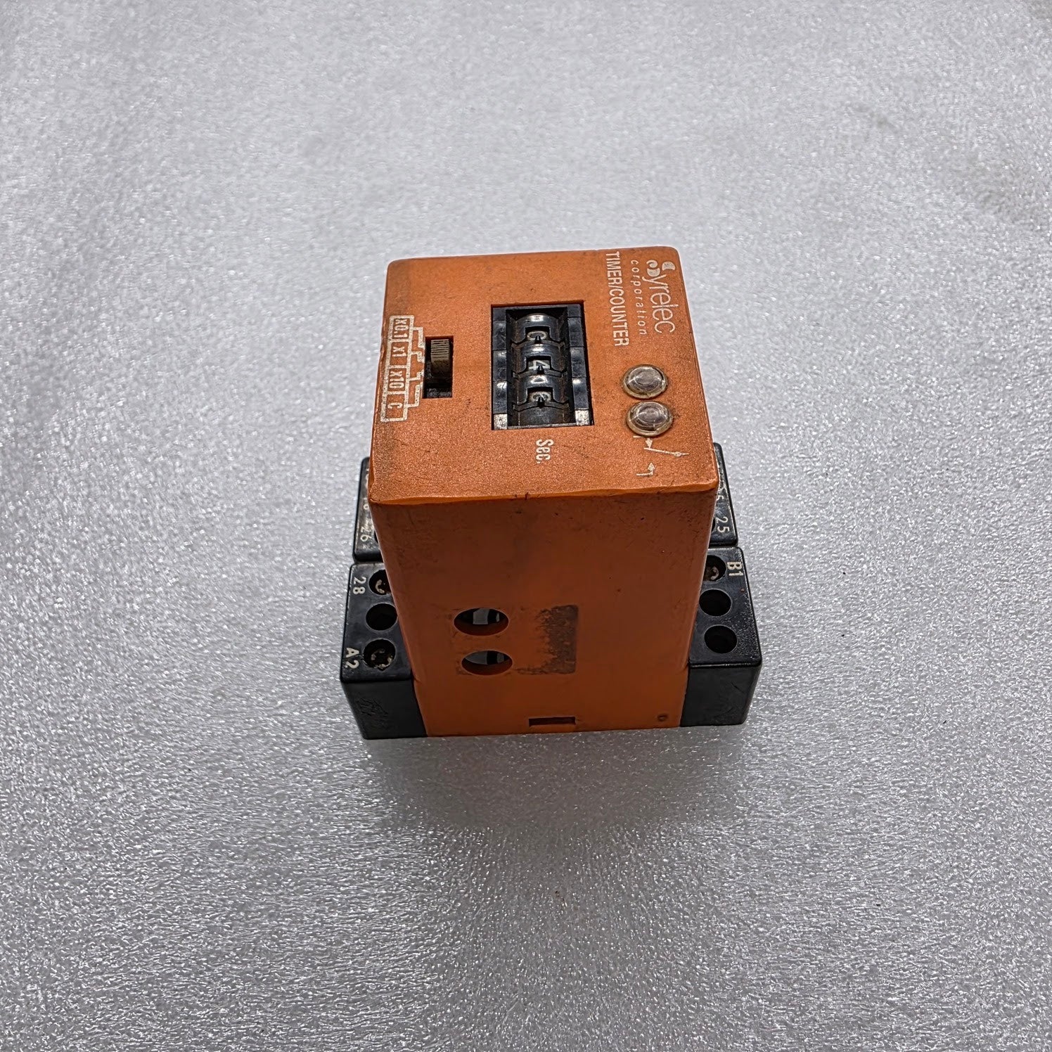 SYRELEC DAR 2.C DELAY TIMER RELAY 110V