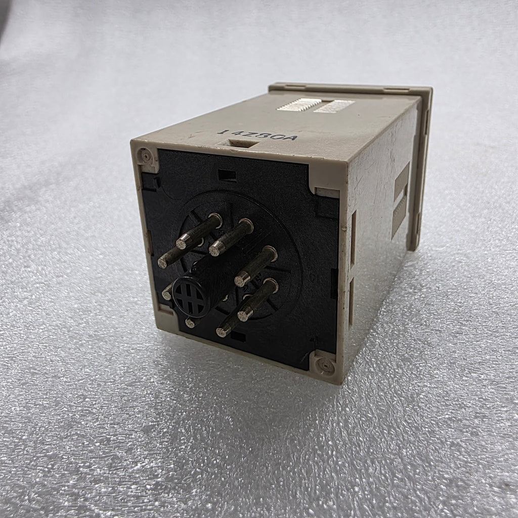 OMRON H3BF-8 MULTIFUNCTION TIMER 100-120V