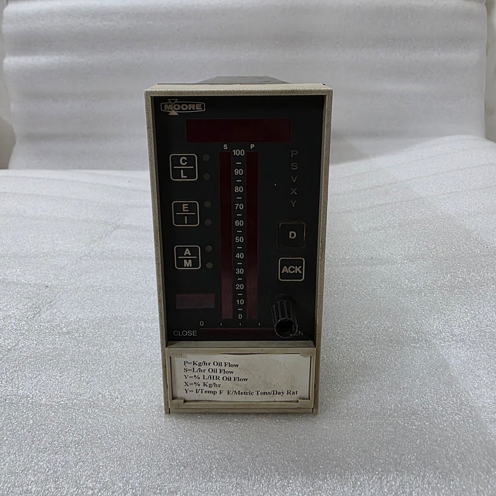 MOORE 15738-119 SINGLE LOOP DIGITAL CONTROLLER