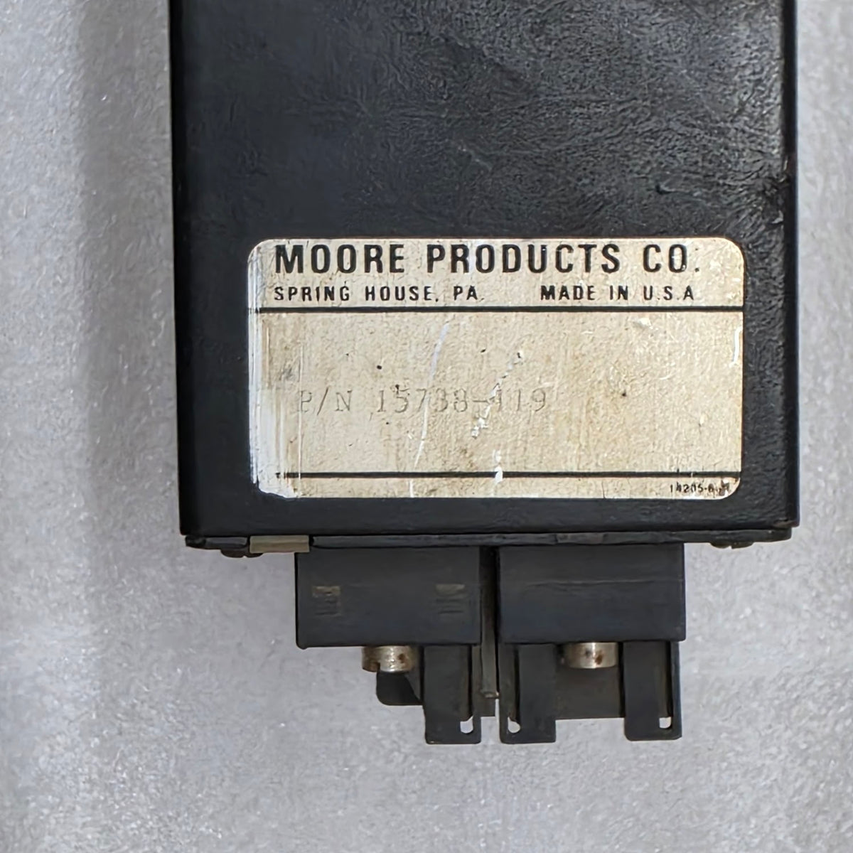 MOORE 15738-119 SINGLE LOOP DIGITAL CONTROLLER