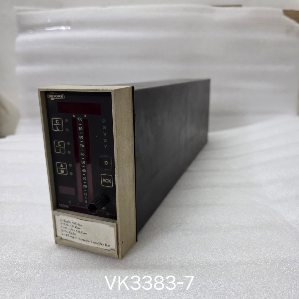 MOORE 15738-119 SINGLE LOOP DIGITAL CONTROLLER
