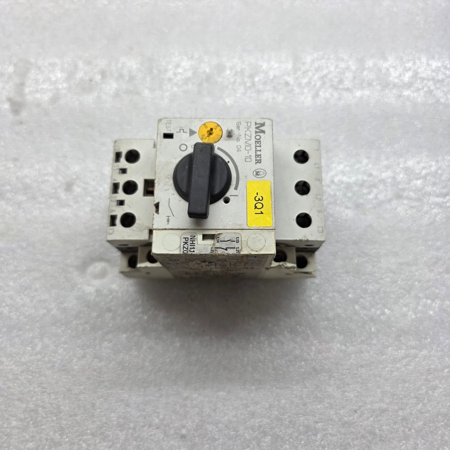 MOELLER PKZM0-10 MOTOR PROTECTION CIRCUIT BREAKER 6.3–10A MANUAL MOTOR STARTER