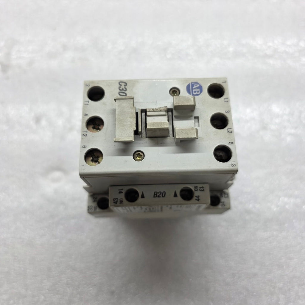ALLEN BRADLEY CAT 100-C30-00 MAGNETIC CONTACTOR 24V