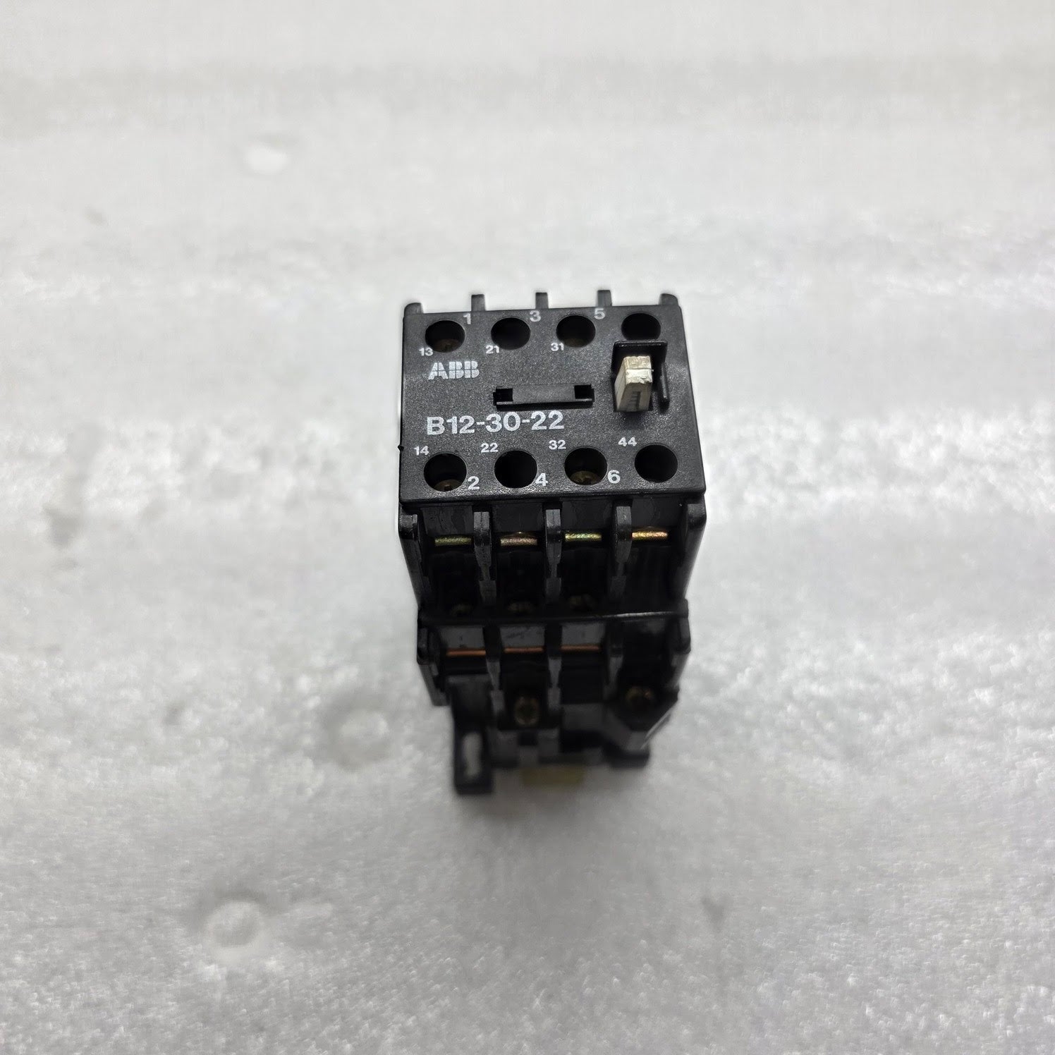 ABB B12-30-22 MAGNETIC CONTACTOR 24-28VAC