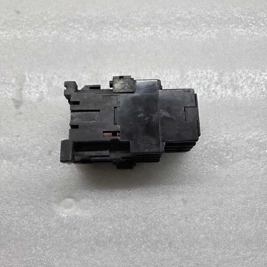 ABB B12-30-22 MAGNETIC CONTACTOR 24-28VAC