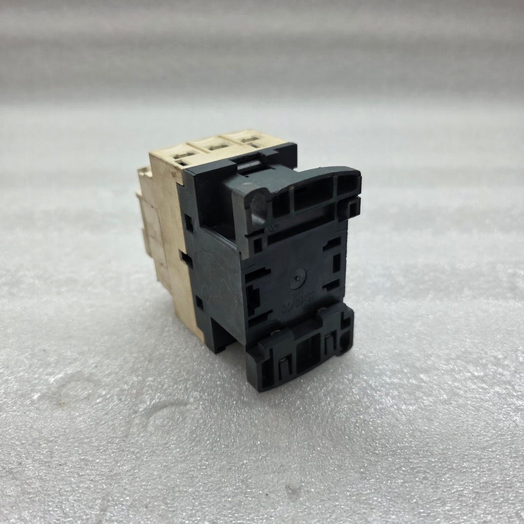 CAD32 CONTROL RELAY LOT OF 3 UNIT