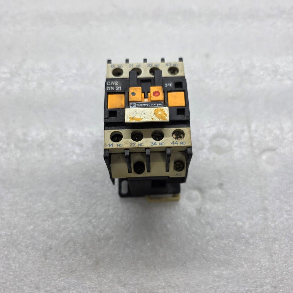 TELEMECANIQUE CA2 DN 31 CONTACTOR 220-240V