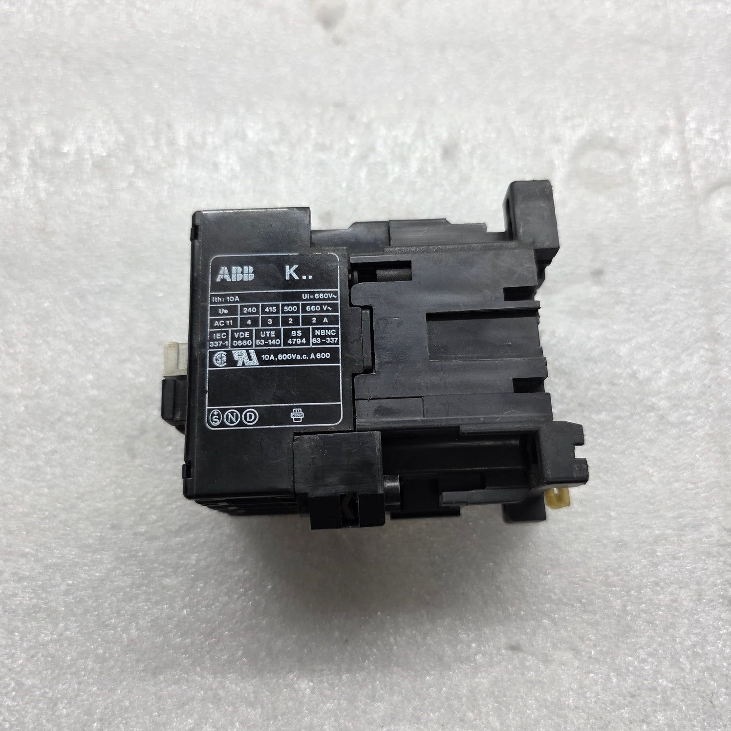 ABB K40E CONTACTOR 10A 220-240V