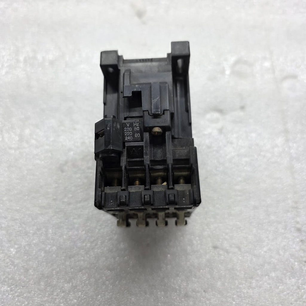 ABB K40E CONTACTOR 10A 220-240V