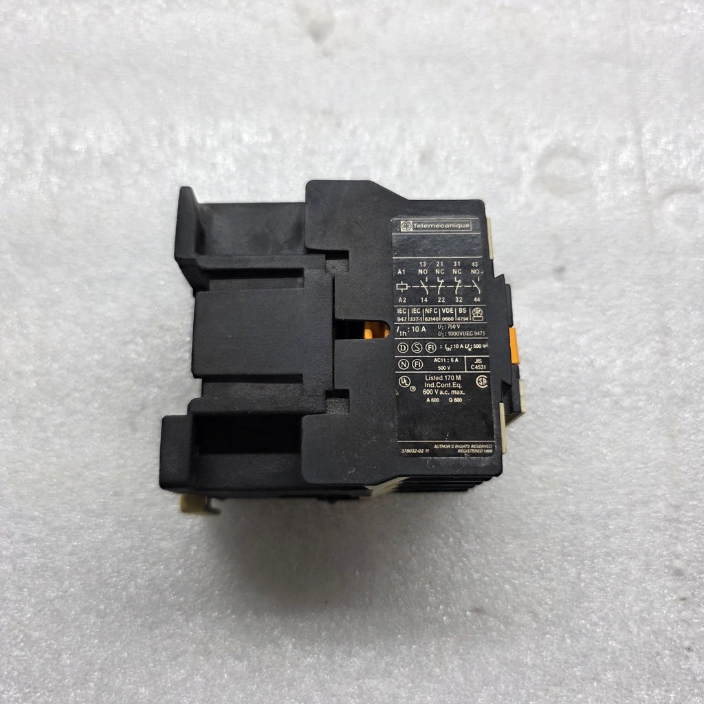 TELEMECANIQUE CA2 DN 22 CONTACTOR 220-240V