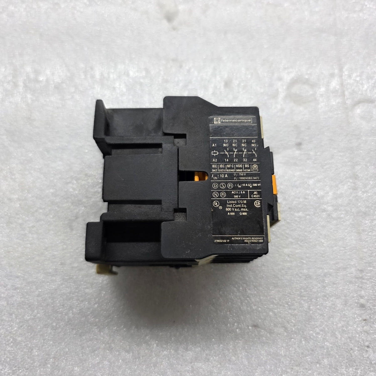 TELEMECANIQUE CA2 DN 22 CONTACTOR 220-240V