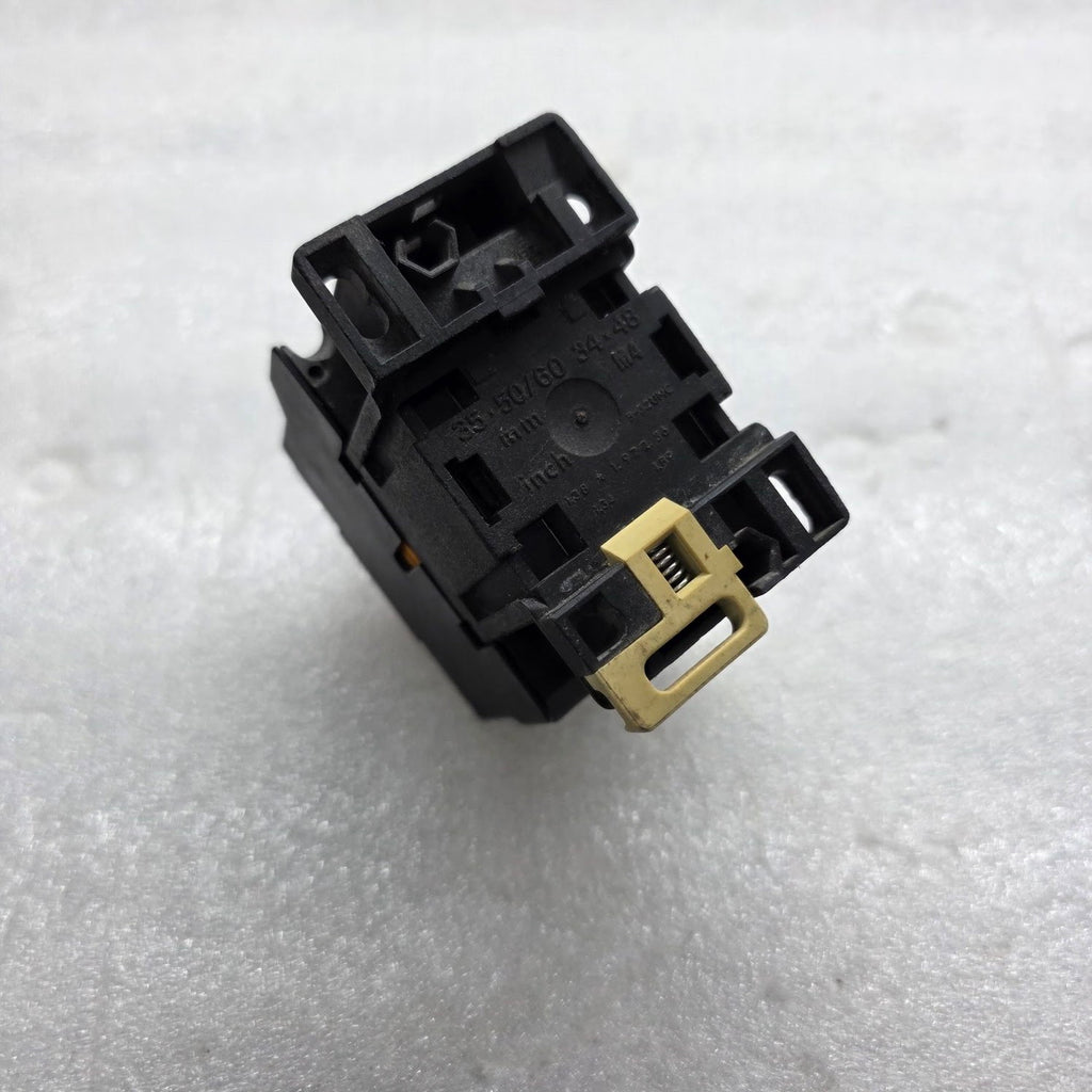 TELEMECANIQUE CA2 DN 22 CONTACTOR 220-240V