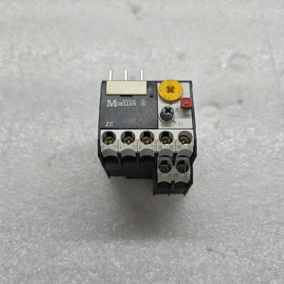 MOELLER ZE-0.6 THERMAL OVERLOAD RELAY 0.4-0.6A