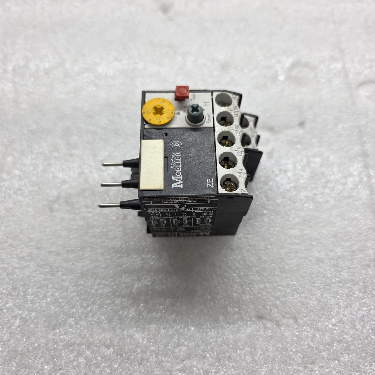 MOELLER ZE-0.6 THERMAL OVERLOAD RELAY 0.4-0.6A