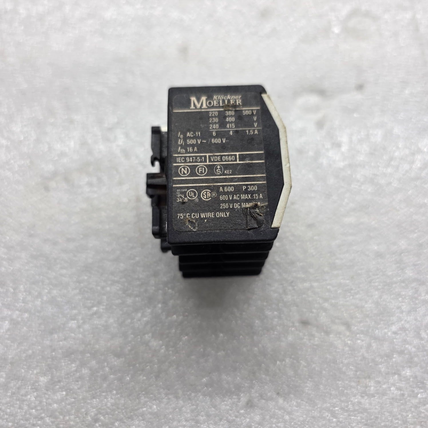 MOELLER 04 DIL AUXILIARY CONTACT