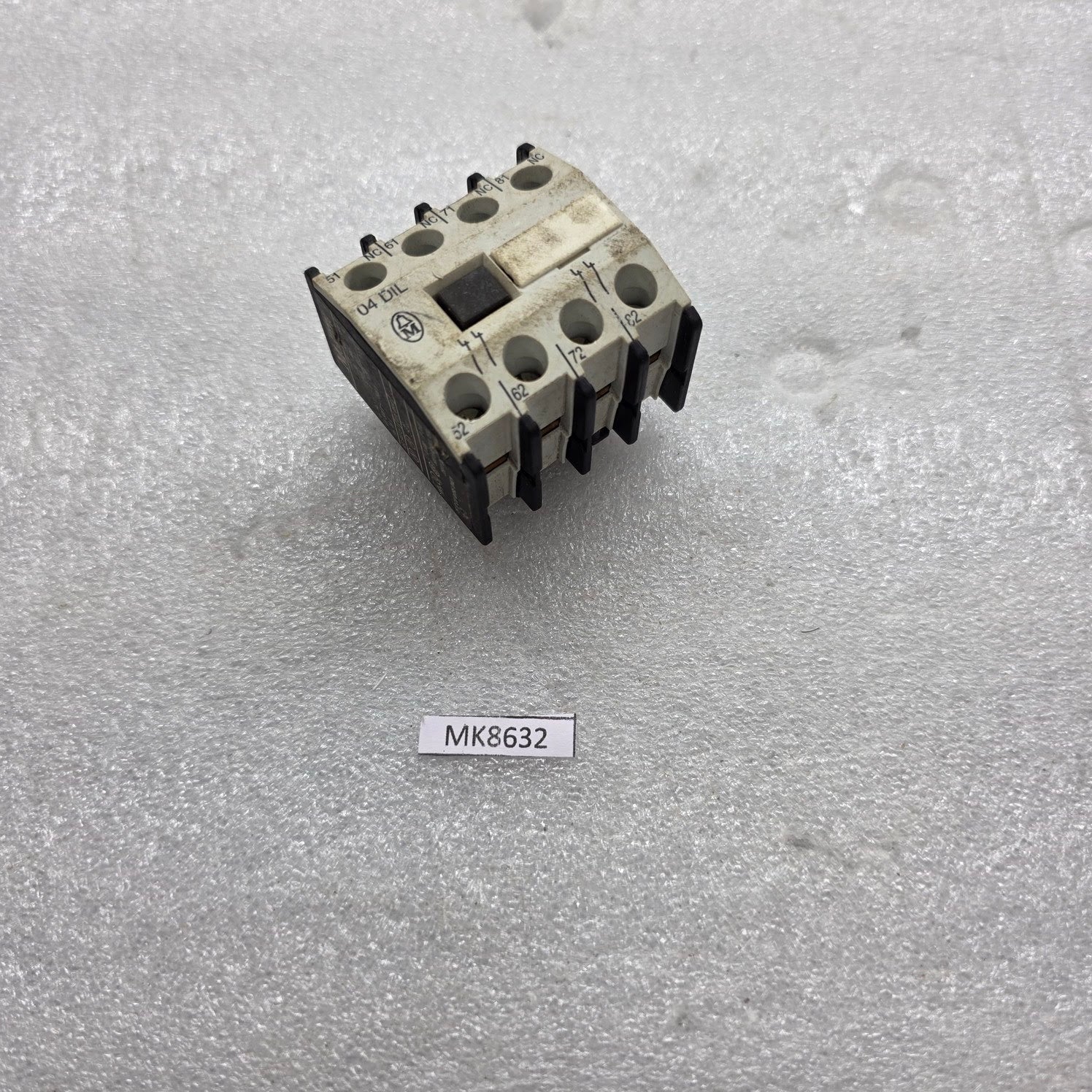 MOELLER 04 DIL AUXILIARY CONTACT