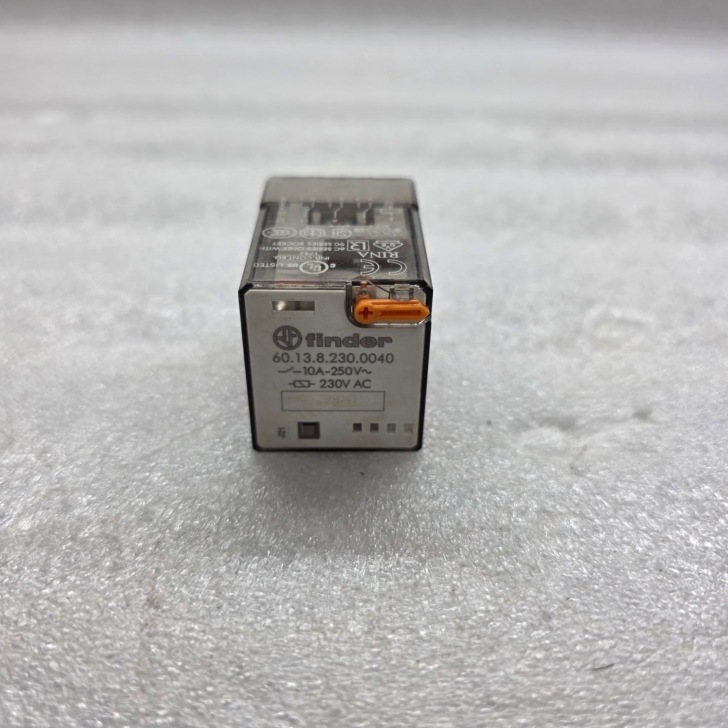 FINDER 60.13.8.230.0040 PLUG IN RELAY