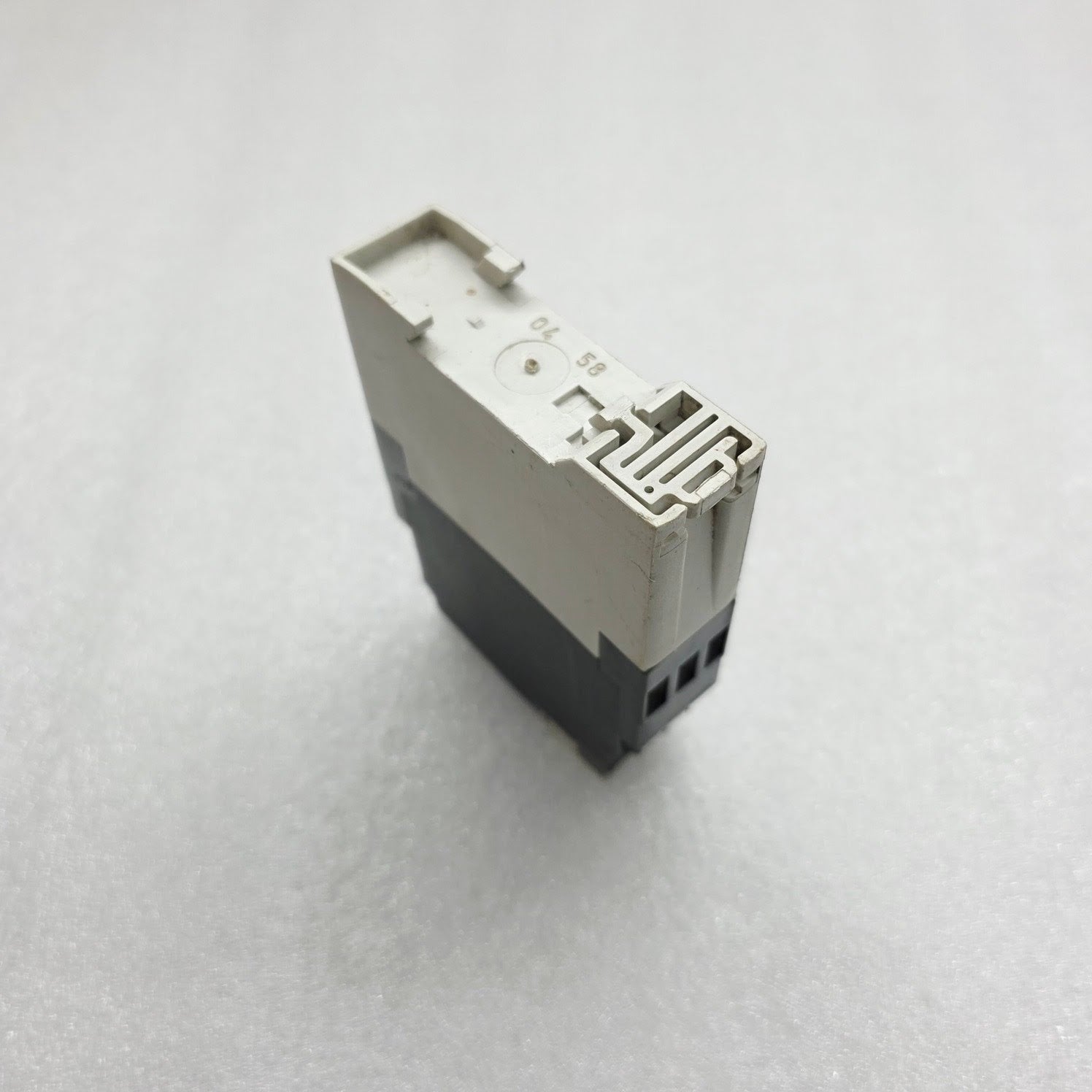 ABB CT-MFS.21 MULTIFUNCTION TIME RELAY 1SVR730010R0200 24-240V AC/DC