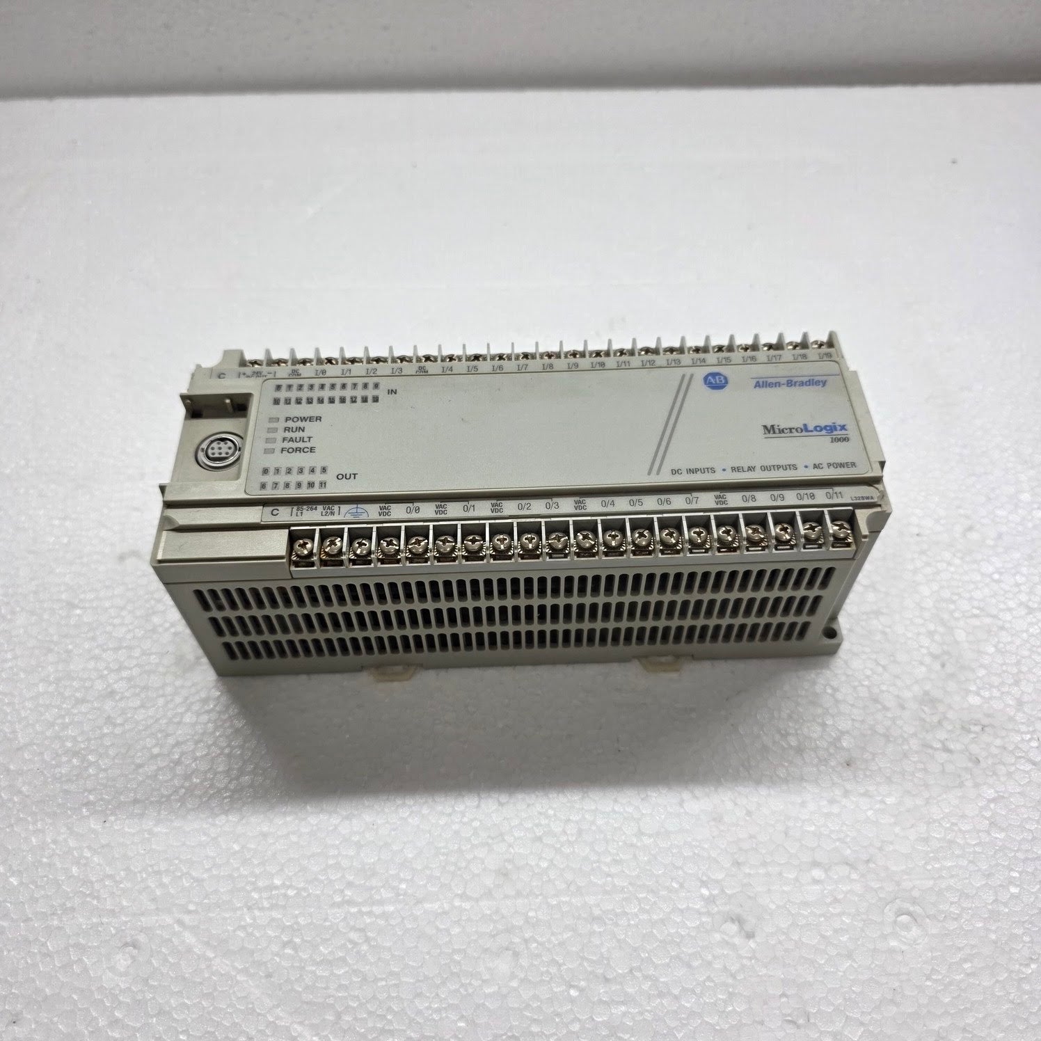 ALLEN BRADLEY MICROLOGIX 1000 CAT 1761-L32BWA