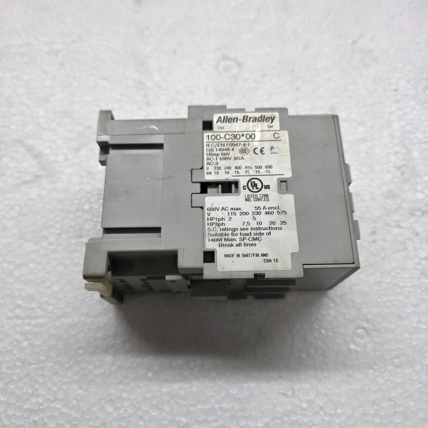 ALLEN BRADLEY CAT 100-C30-00  MAGNETIC CONTACTOR 24V AC