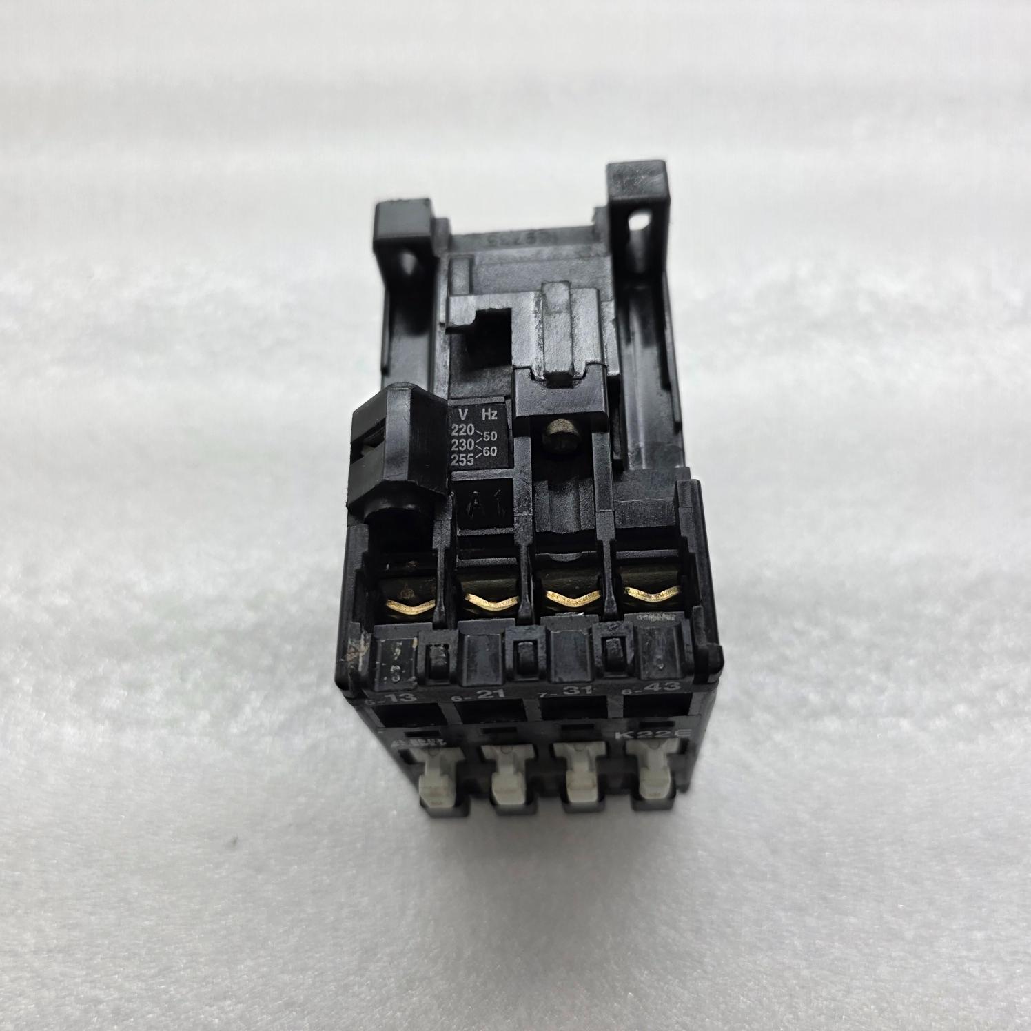 ABB K22E MAGNETIC CONTACTOR 220-255V AC