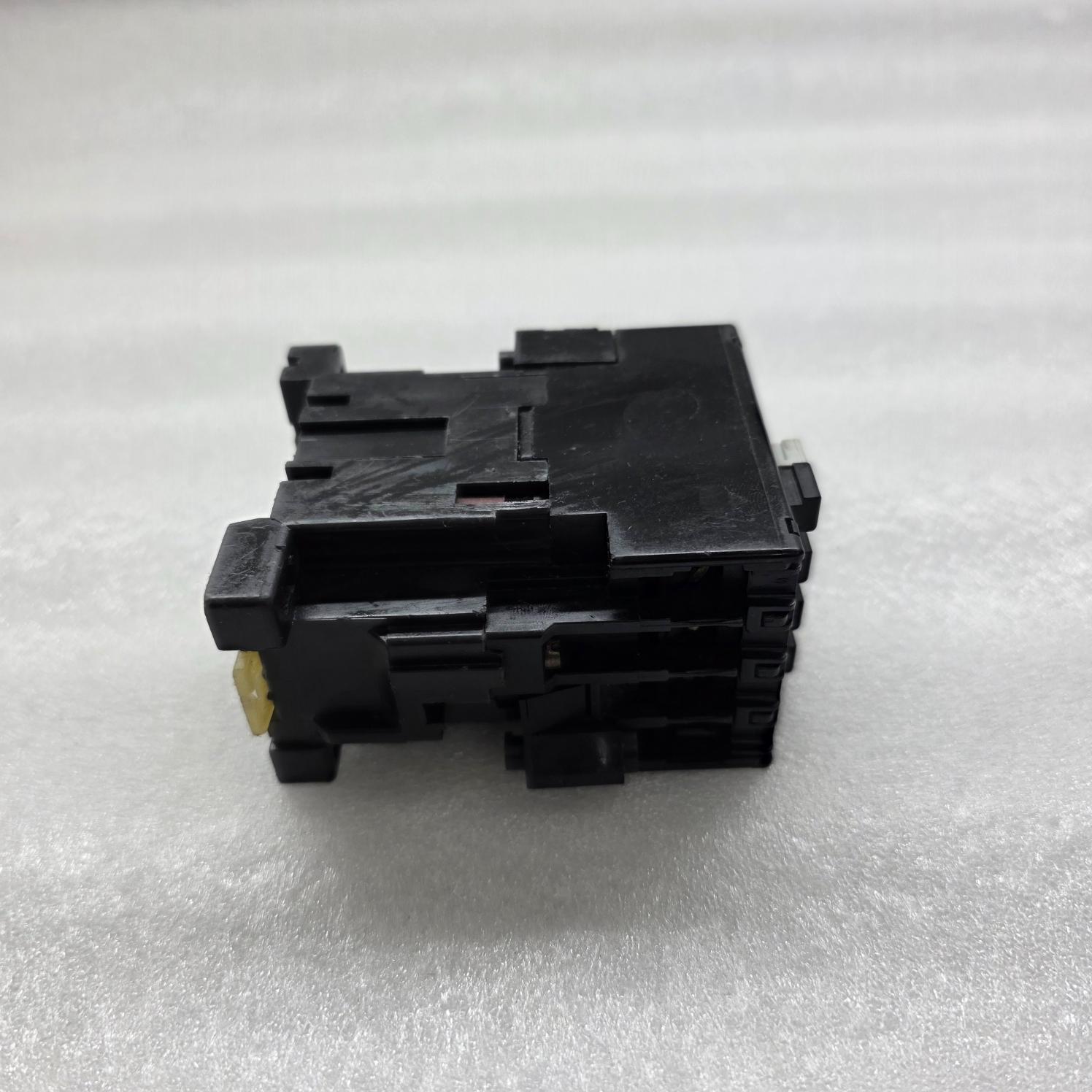 ABB K22E MAGNETIC CONTACTOR 220-255V AC