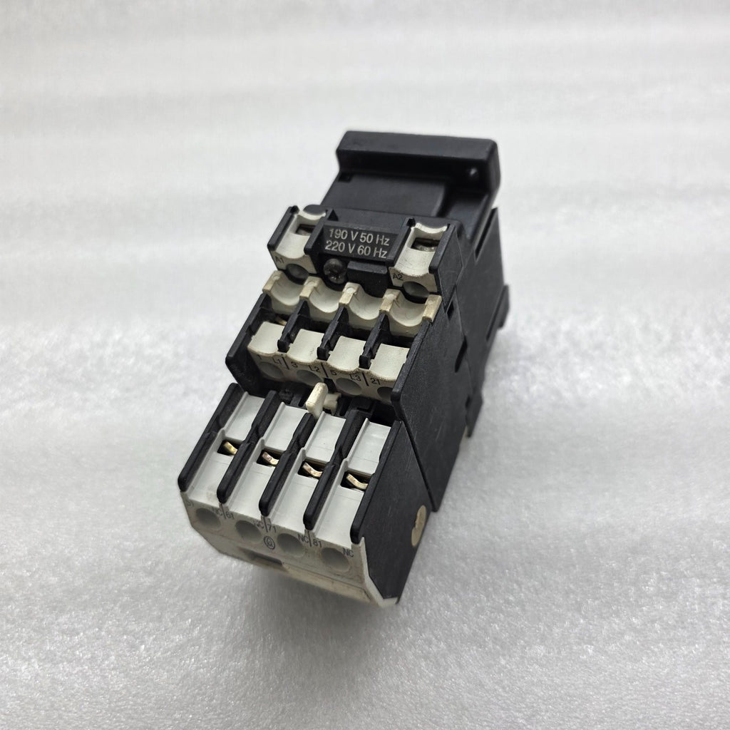 MOELLER DIL00AM-01 CONTACTOR COIL VOLTAGE 190-220V AUXILIARY 04 DIL