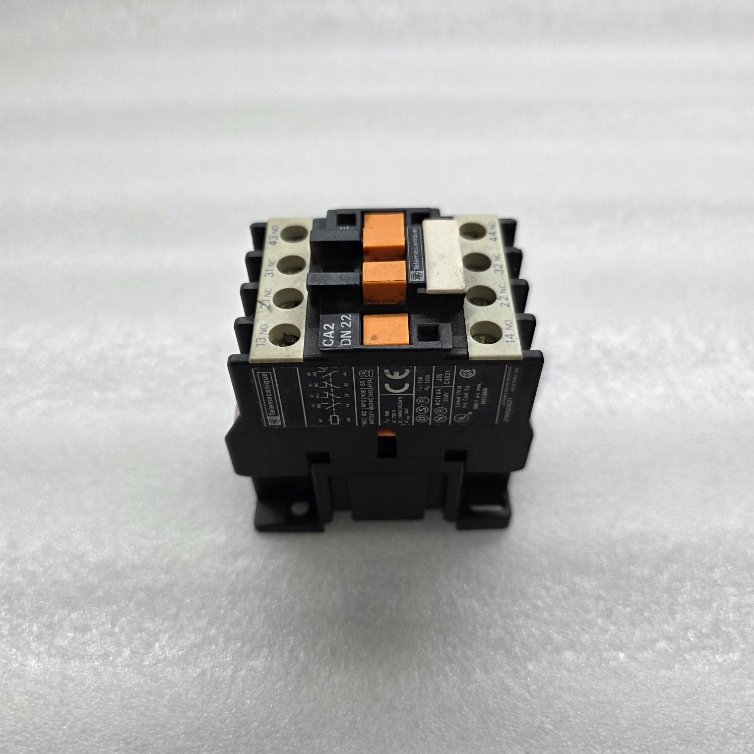 TELEMECANIQUE CA2 DN 22 MAGNETIC CONTACTOR 10A 230V