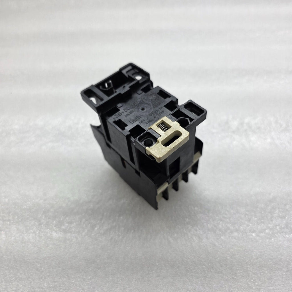 TELEMECANIQUE CA2 DN 22 MAGNETIC CONTACTOR 10A 230V