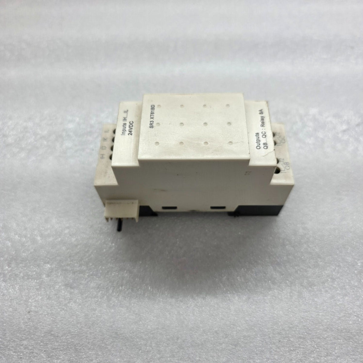 SR3 XT61BD I/O EXTENSION MODULE