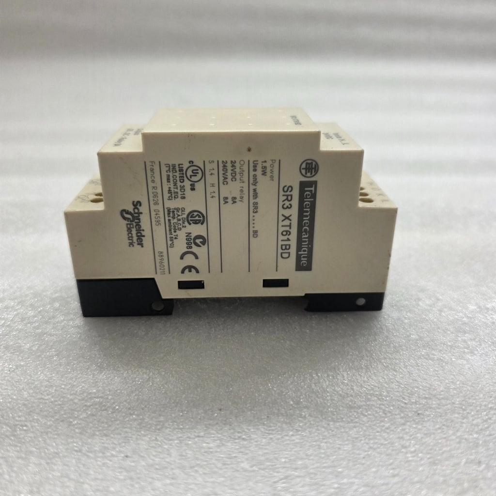 SR3 XT61BD I/O EXTENSION MODULE