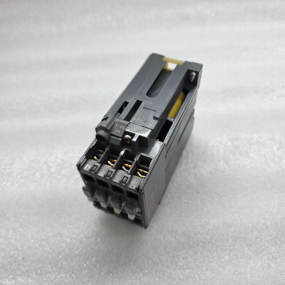 ABB BC16-30-01 MAGNETIC CONTACTOR 28A COIL VOLTAGE 24VDC