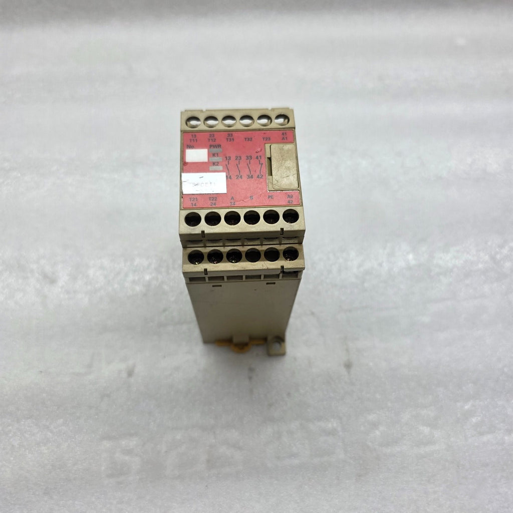 OMRON G9SA-301 SAFETY RELAY UNIT 24V AC/DC