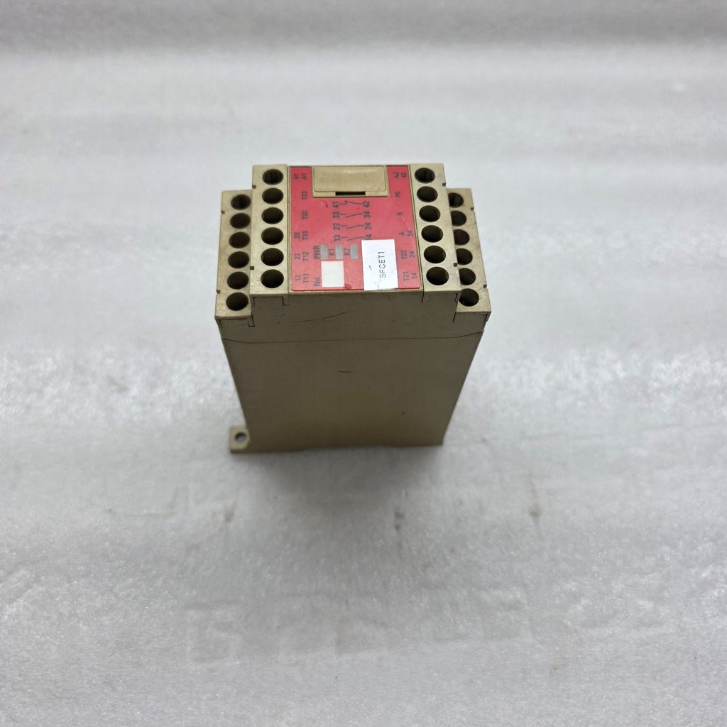 OMRON G9SA-301 SAFETY RELAY UNIT 24V AC/DC